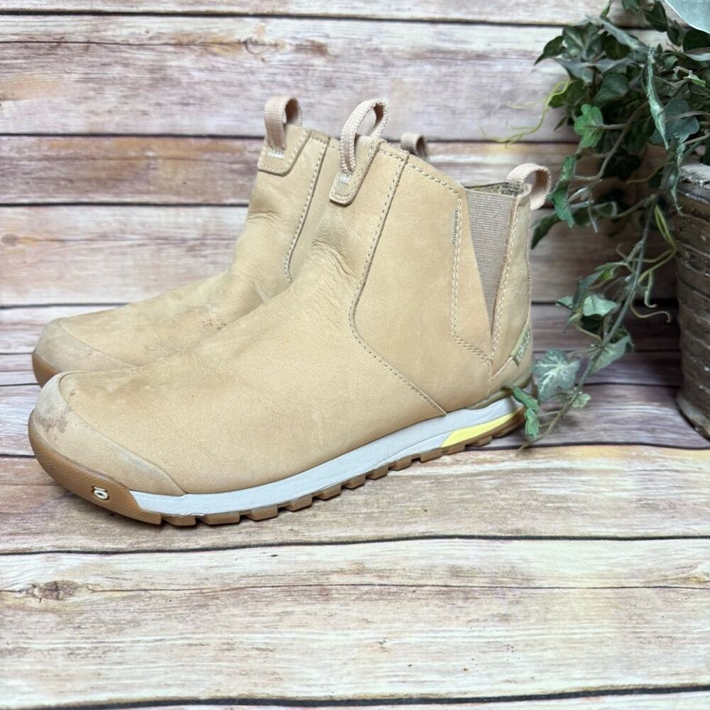 Oboz, Bozeman Mid Sample Pull-On Casual Bootie. Size 7. Good used condition!